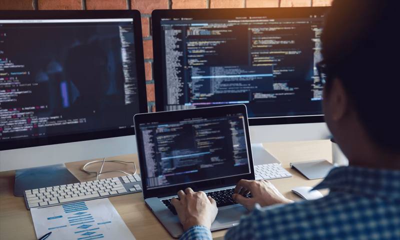 数据科学选型：R与Python如何赋能井冈山市网站建设？